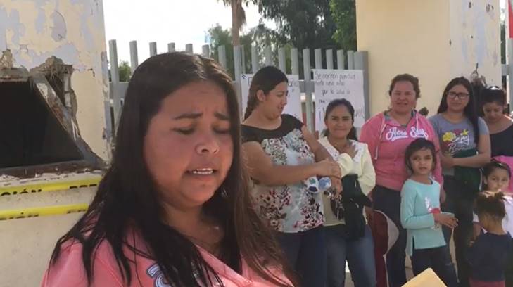 Video Padres De Familia Cierran Escuela En El Tazajal Por Ba Os En