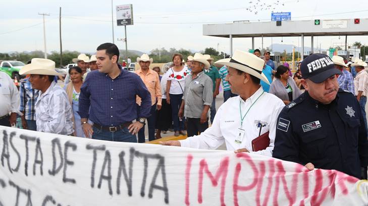 Integrantes De La Etnia Yaqui Liberan Caseta De Cobro En Esperanza