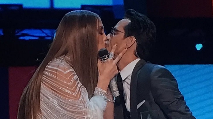 jlo marcanthony beso