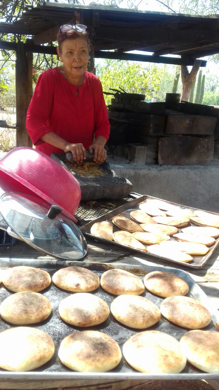 Pan de vieja, toda una tradición familiar en comunidades de Sonora