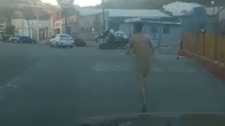 desnudo malandro corre por la calle