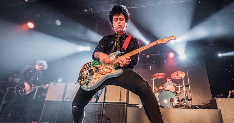 Líder de Green Day renuncia a ciudadanía estadounidense