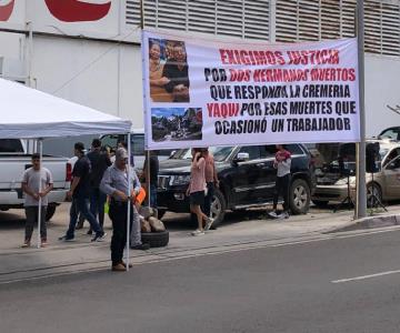 Manifestación pide indemnización por muertos en choque de compañía lechera