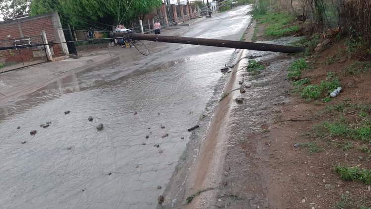 Lluvia sorprende a alamenses y causa estragos en la Ciudad de los Portales