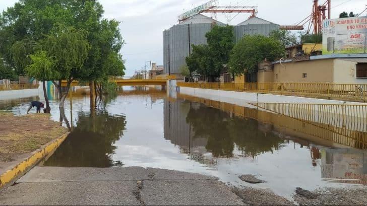 Primeras lluvias inundan calles de Ciudad Obregón