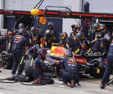 Checo Pérez sufre colisión y abandona el Gran Premio de Austria