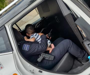 Policías auxilian a bebé por asfixia en Las Minitas