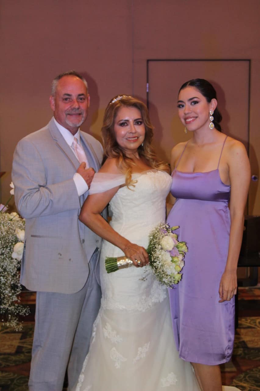 Contraen nupcias Rossy y Alvin