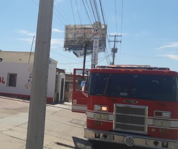 Corto circuito provoca conato de incendio en una taquería de Hermosillo