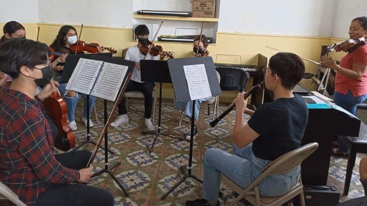 Imparten campamento de verano orquestal para jóvenes de Guaymas