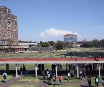 Estudiantes de la UNAM protestan para garantizar becas Elisa Acuña