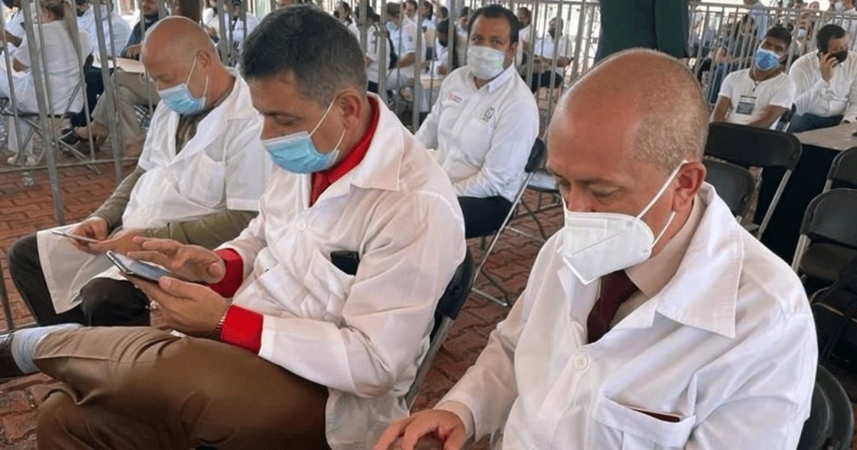 Llegan primeros médicos cubanos a México