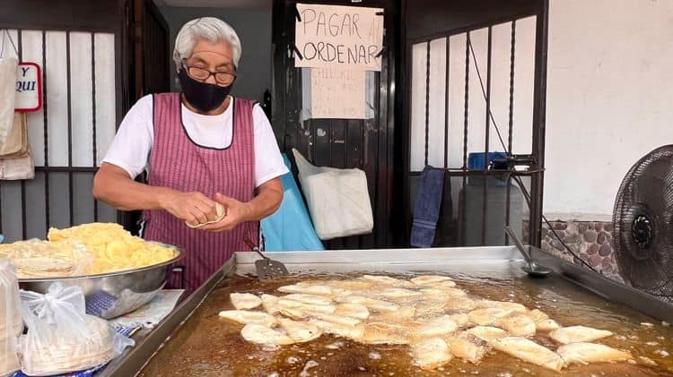 Lupita del Toro, la abuelita de los tacos de nada