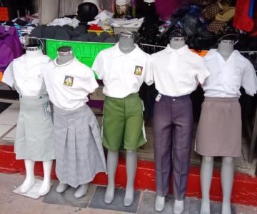 Bajan ventas en comercios del Centro tras anuncio de uniformes escolares