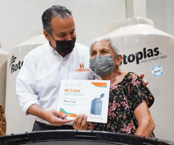 Entrega el alcalde primeros tinacos para familias del norte de Hermosillo