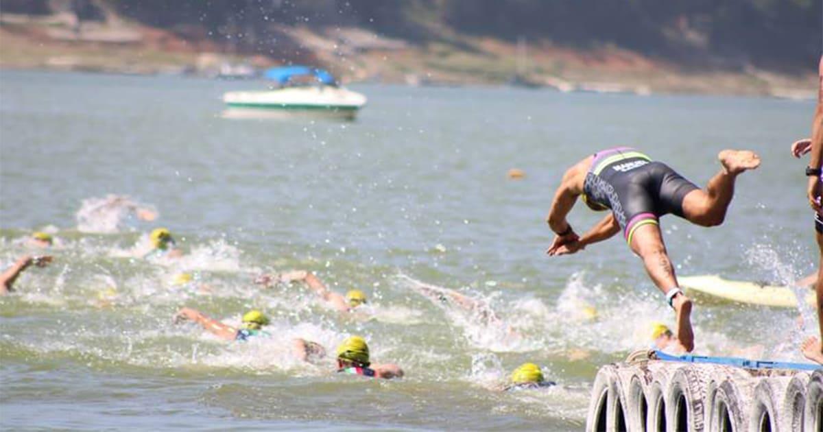 Cancelan triatlón por exceso de materia fecal en el agua