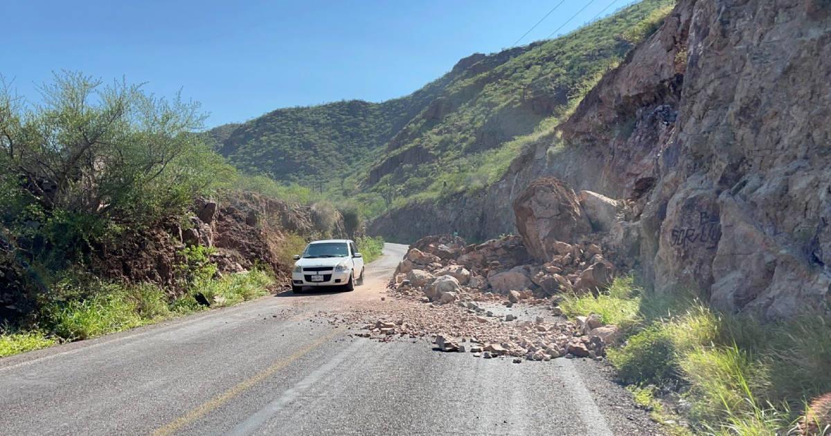 Lluvia y sismo del sábado provocan deslave de cerro en Guaymas