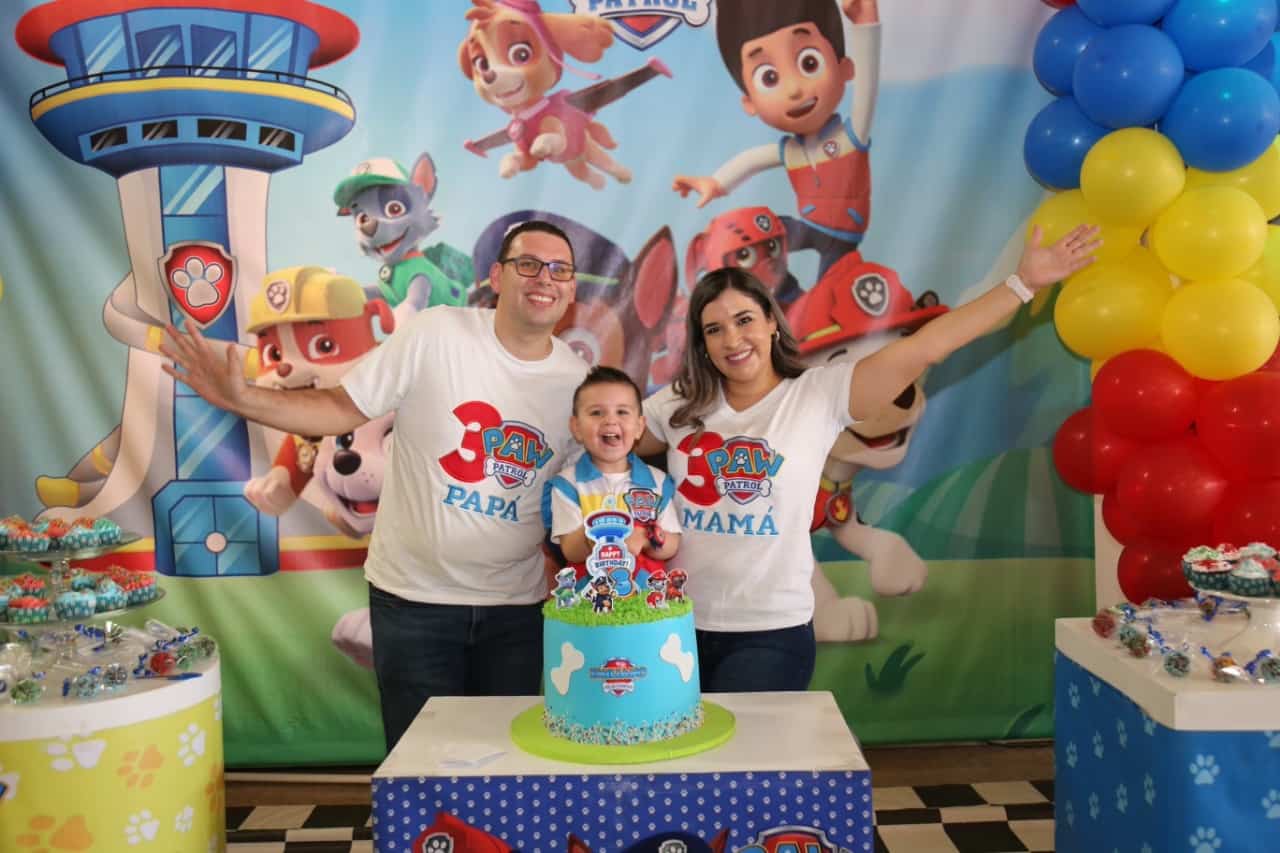 Festeja Emiliano con sus personajes favoritos