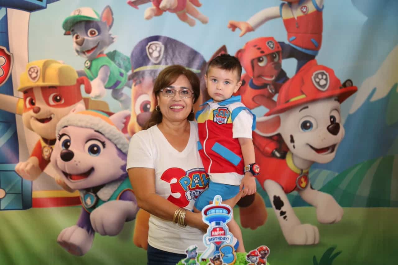 Festeja Emiliano con sus personajes favoritos