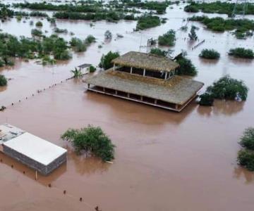 Lluvia arrasa con todo a su paso en Guaymas