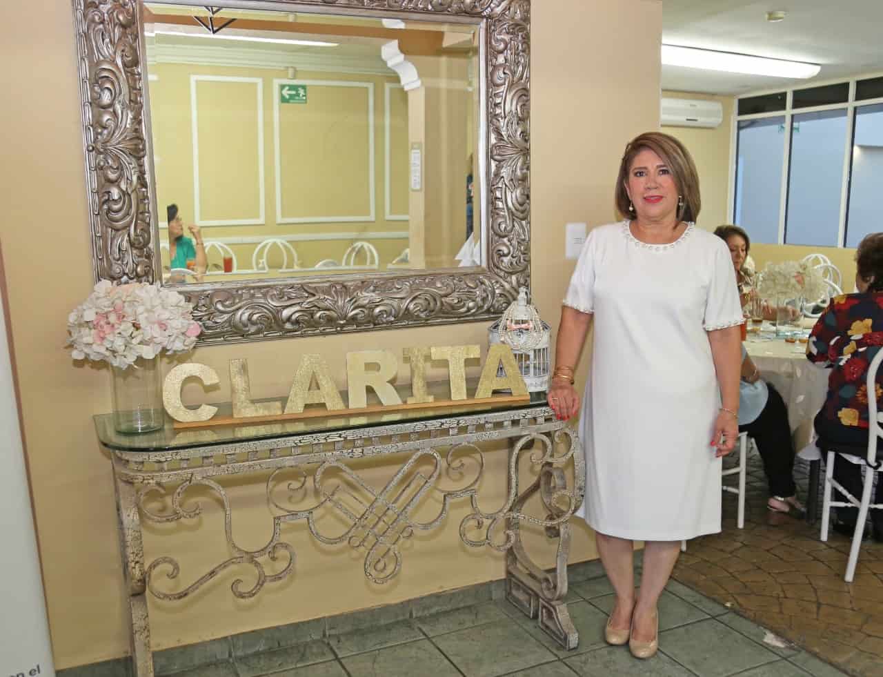 Celebra Clarita 60 años de feliz vida