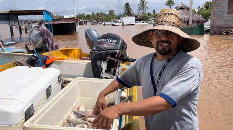 Inundaciones también dejan muestras de solidaridad en Guaymas y Empalme