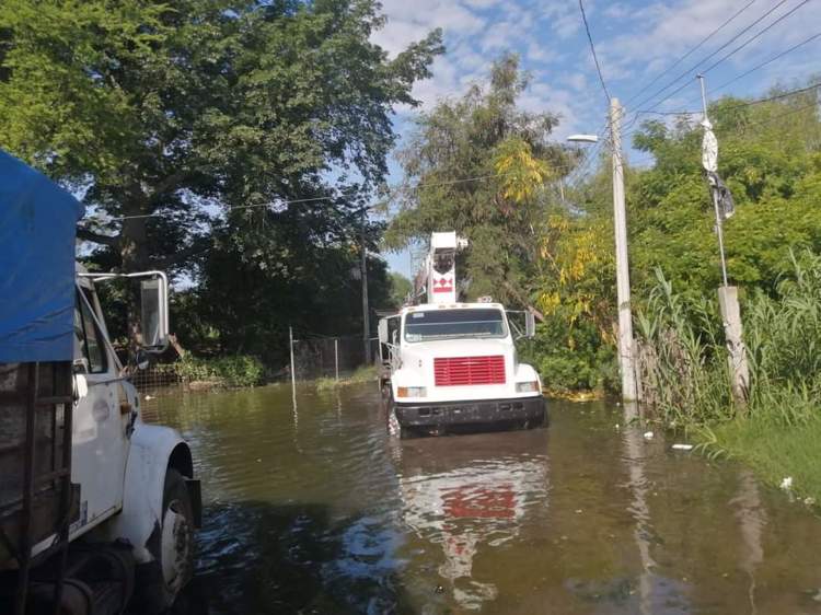 Aguas negras en colonia Tetanchopo; Oomapasn repara cárcamo