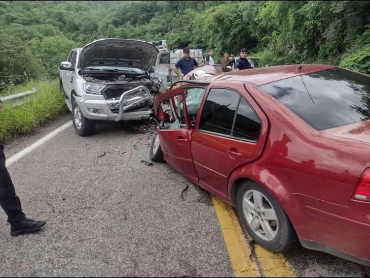 Aparatoso choque en carretera Hermosillo-Ures deja un lesionado
