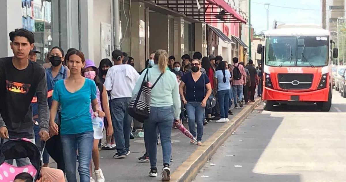 Tiendas del centro de Hermosillo a reventar por regreso a clases