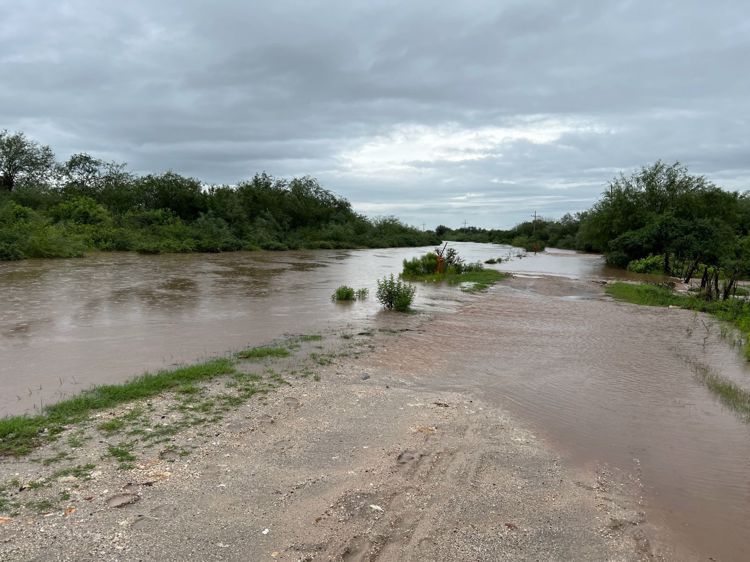 Crecen arroyos del sur de Sonora por lluvias; exhortan tomar precaución