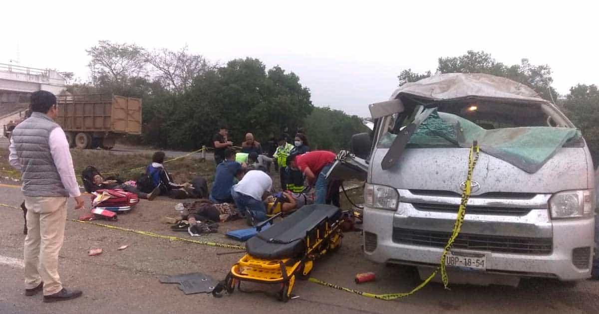 Accidente automovilístico deja a tres muertos en Veracruz