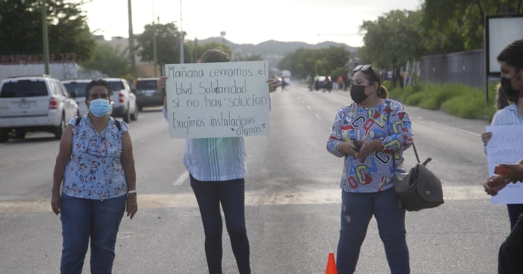 Padres de la Estatal #33 amenazan con bloquear el bulevar Solidaridad
