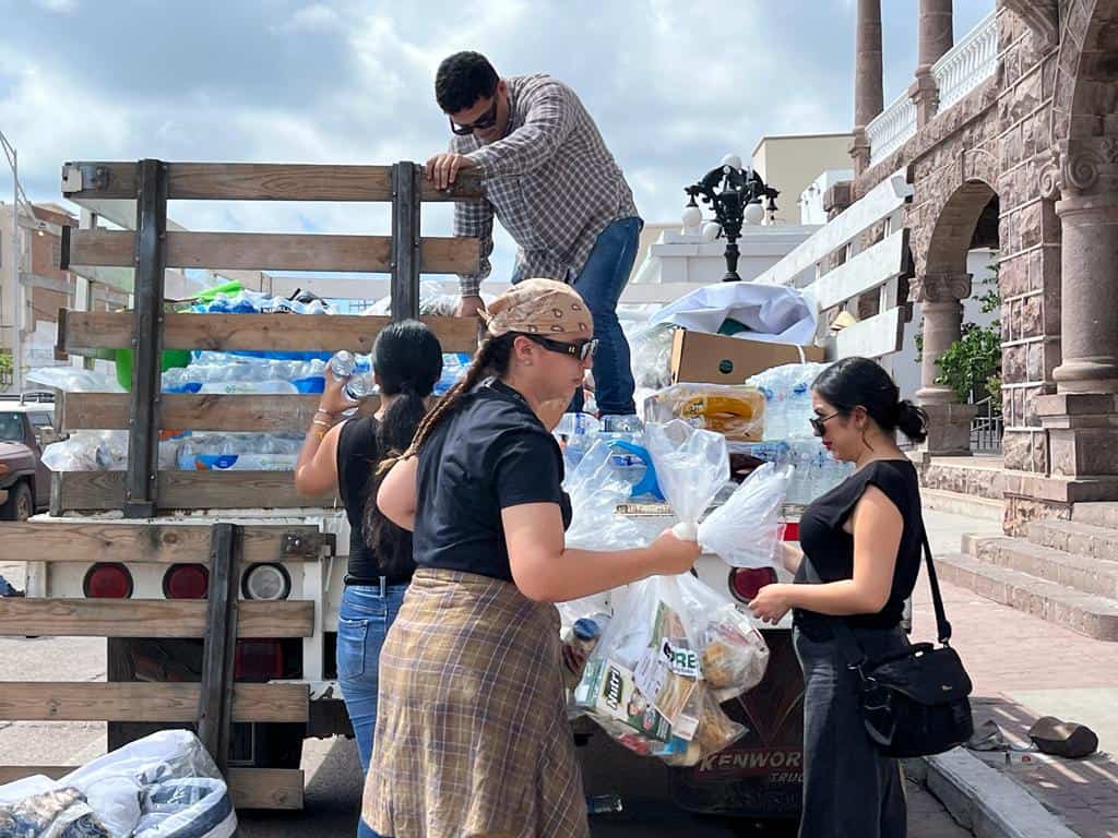 EXPRESO entrega ayuda a damnificados de Empalme y Guaymas