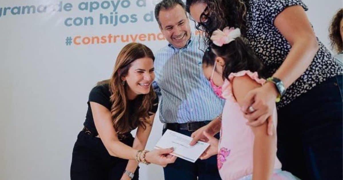 Entregan apoyo a hijos de empleados municipales de Hermosillo