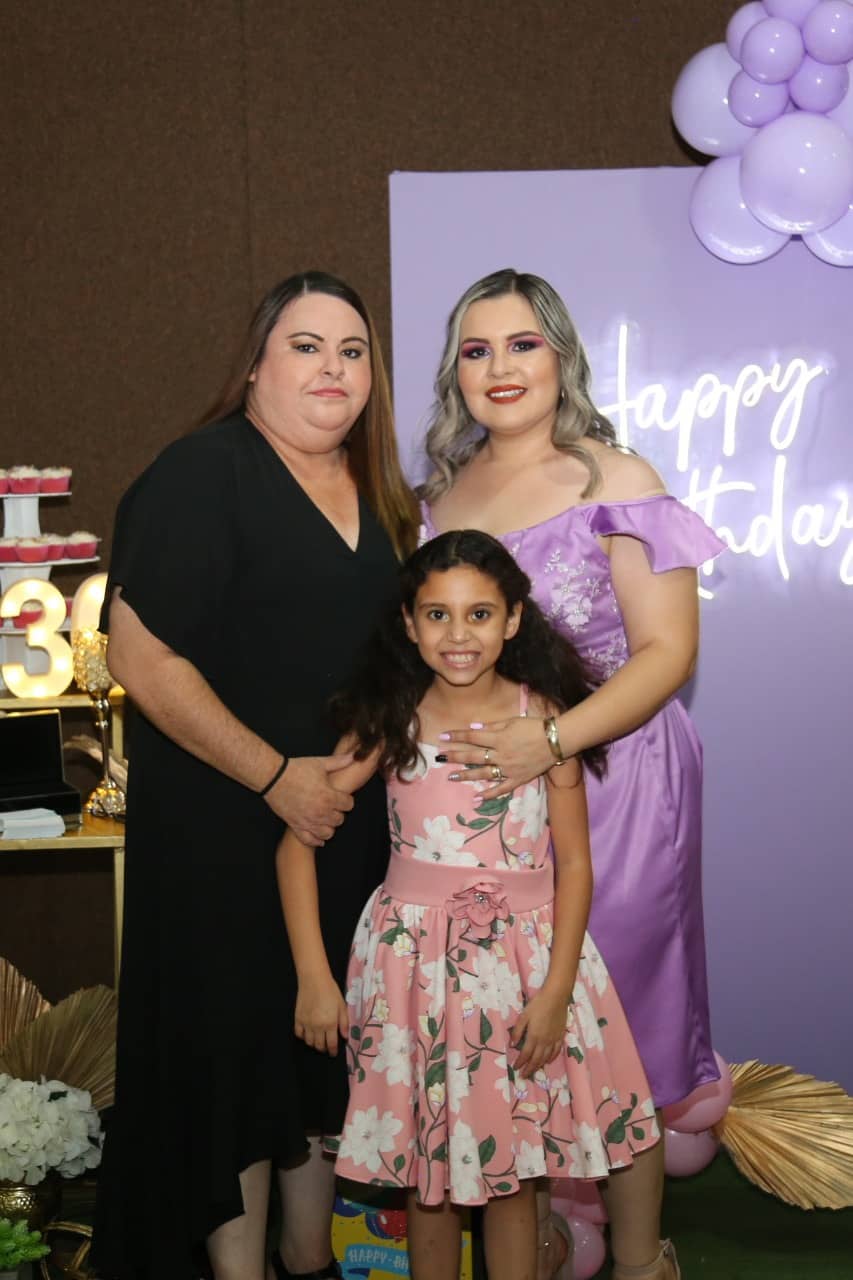 Recibe Ana Rosa memorable festejo