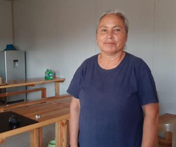 Sarita lleva 10 años dando amor y comida a niños en invasión Guayacán