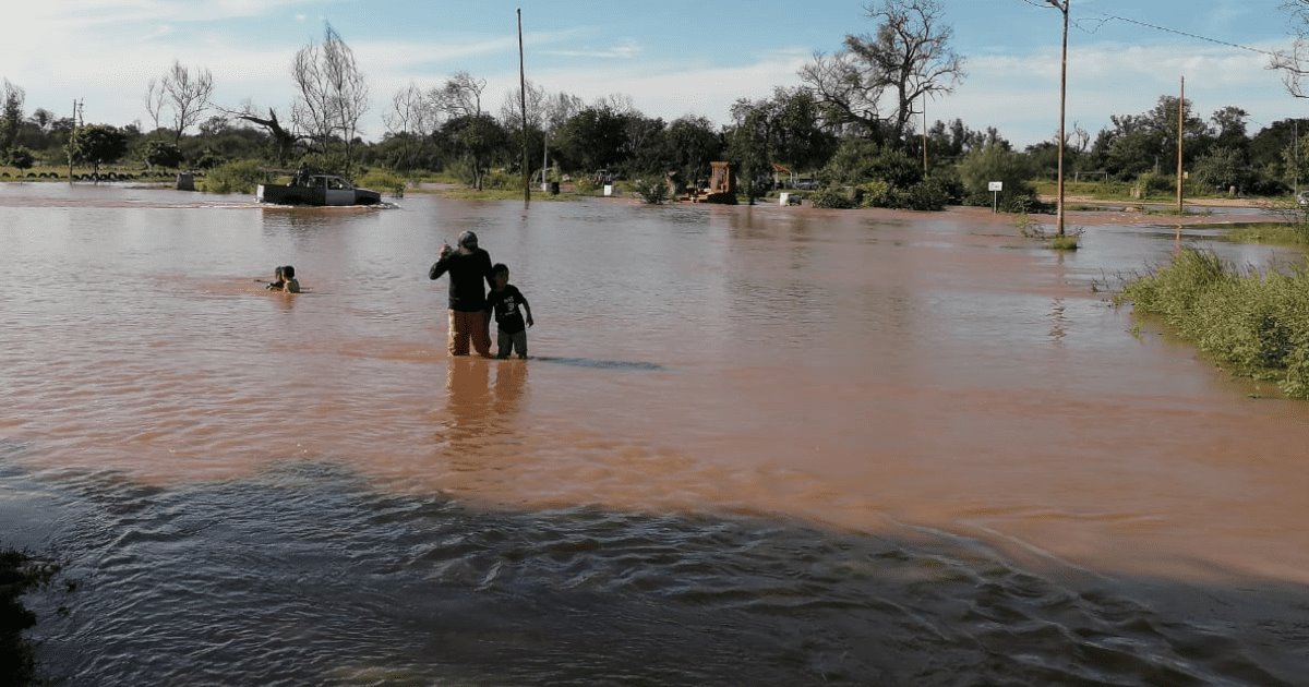 Habitantes del sur de Sonora no temen cruzar por crecidas del Río Mayo