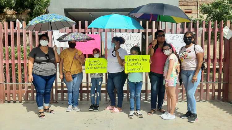 Ratas y hasta ciempiés en primaria de Hermosillo; padres se manifiestan