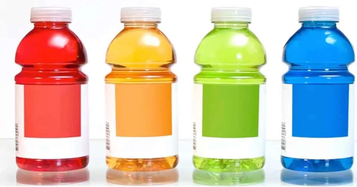 Estas son las bebidas hidratantes no recomendables para niños