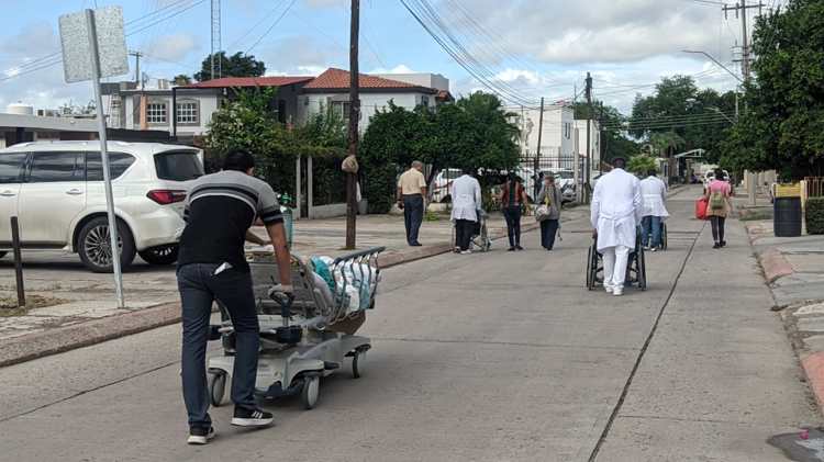 Trabajadores rescatan a pacientes del Hospital Chávez ante cortocircuito