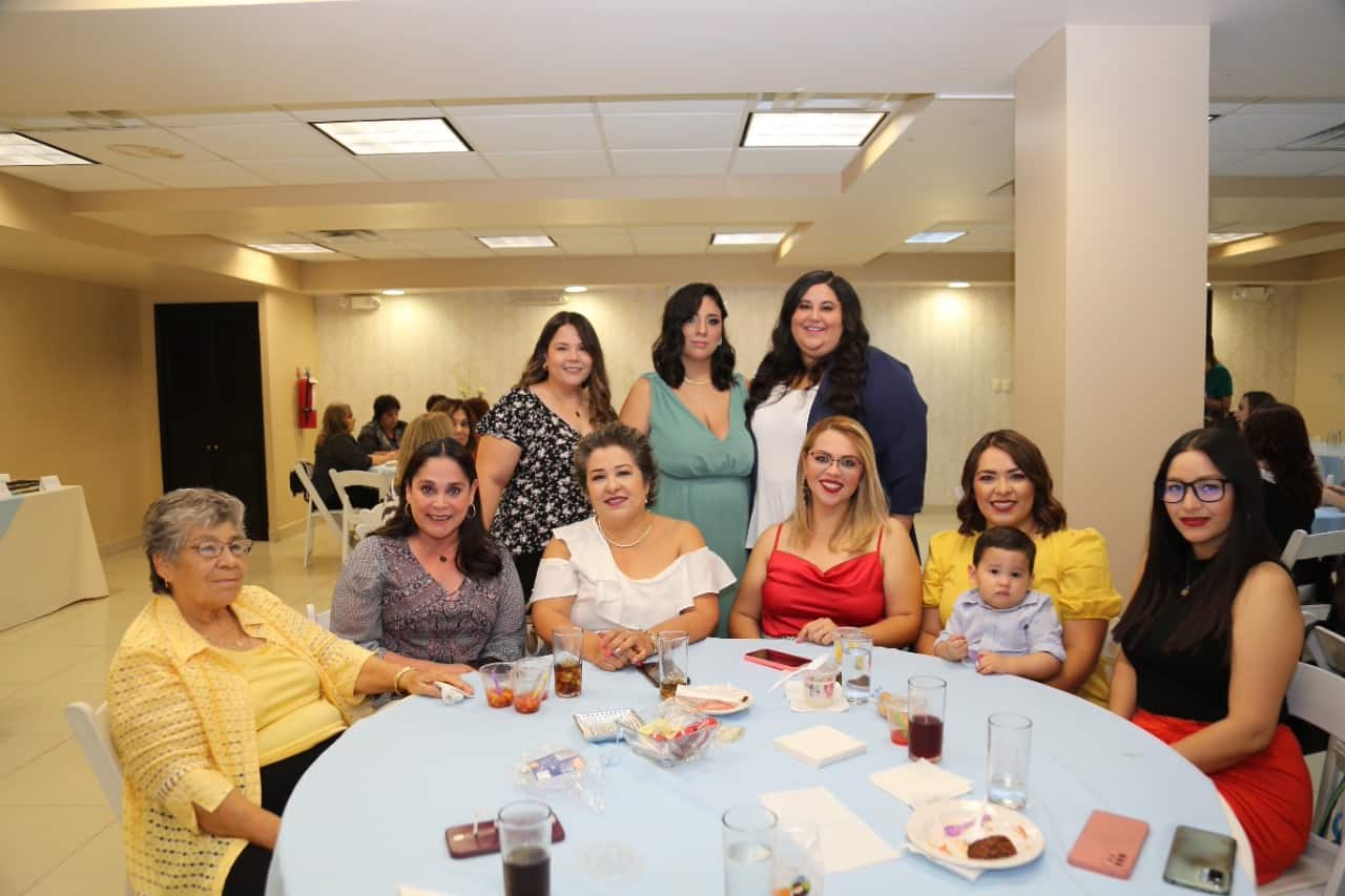 Karen Aimee recibe hermoso Baby Shower