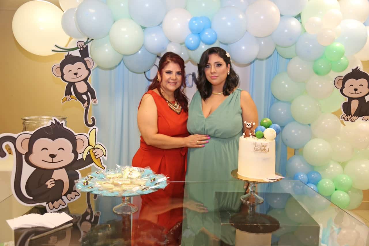 Karen Aimee recibe hermoso Baby Shower