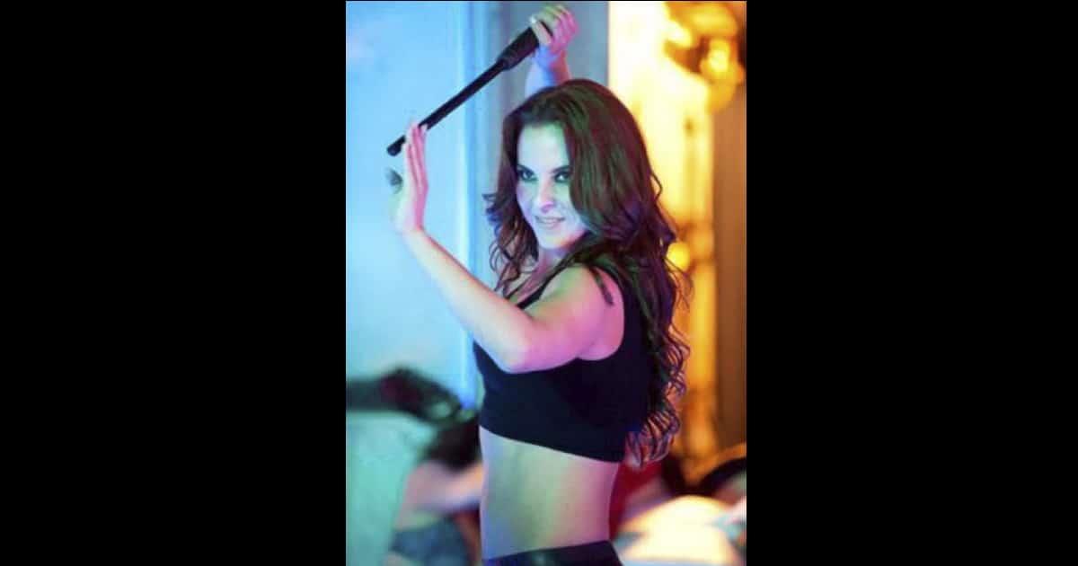 Impacta Kate del Castillo con Top