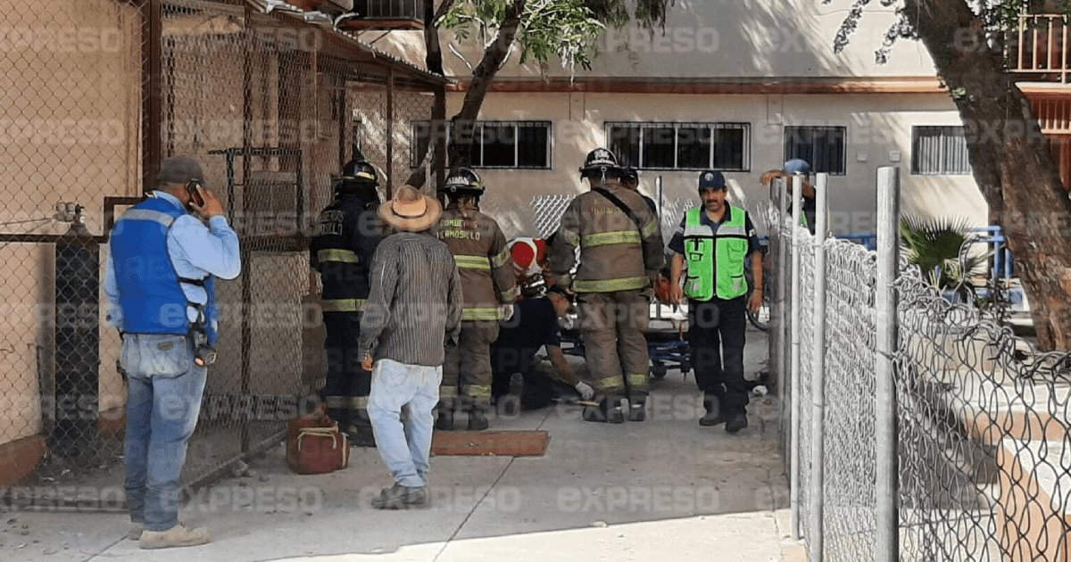 Video | Hombre cae del techo de un edificio de la Unison