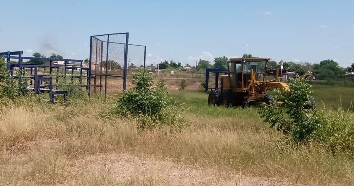 Continúan trabajos de limpieza en Unidad Deportiva de Navojoa