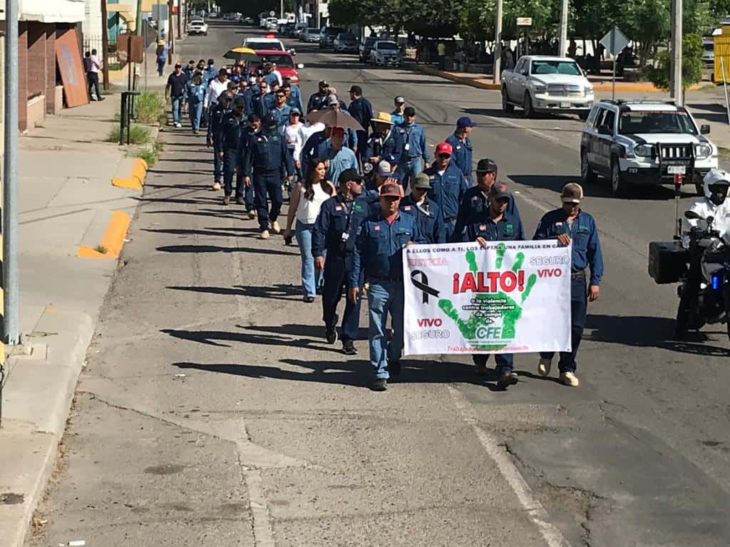 Personal de la CFE realiza marcha pacífica en Hermosillo