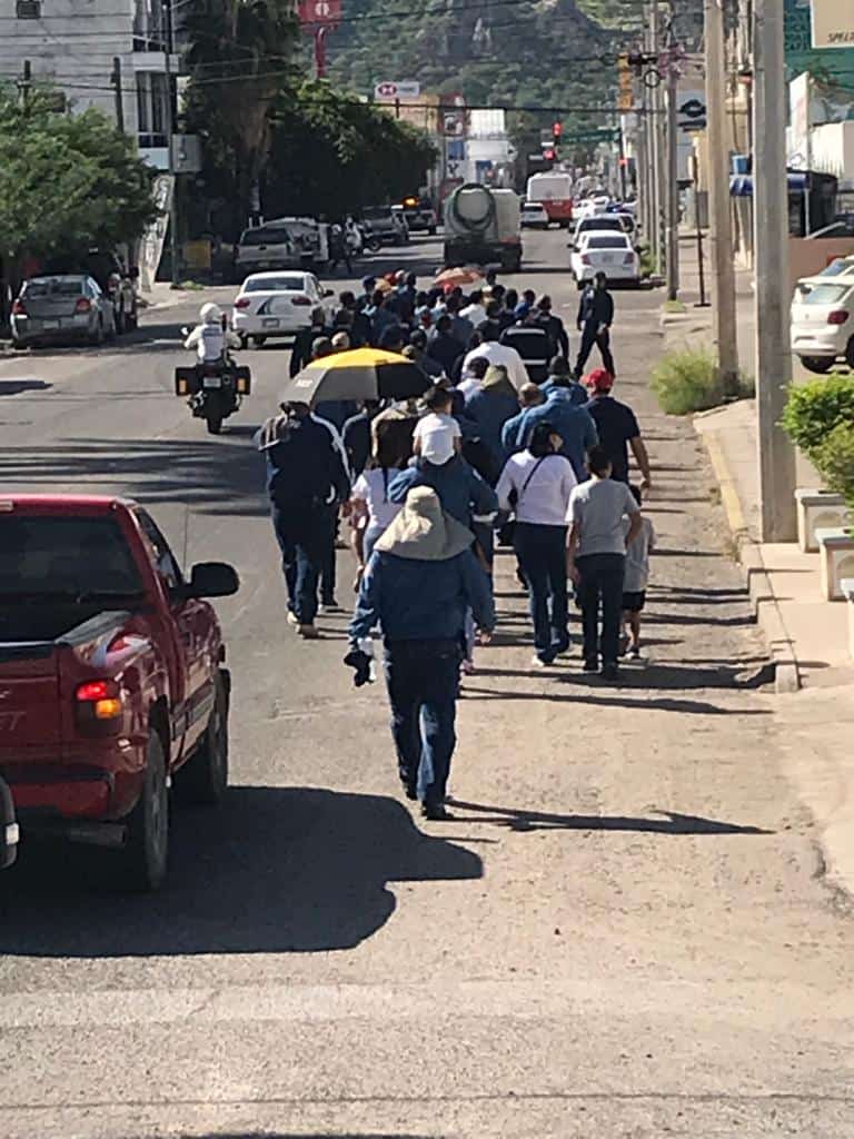 Personal de la CFE realiza marcha pacífica en Hermosillo