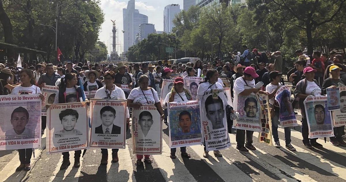 Darán acceso a archivos sobre Ayotzinapa a familiares de normalistas