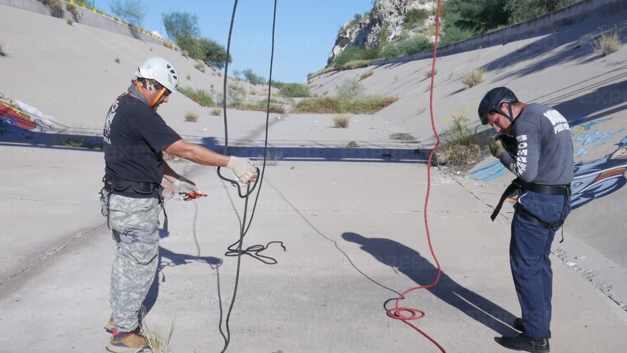 Hermosillenses viven la adrenalina del rapel en capacitaciones