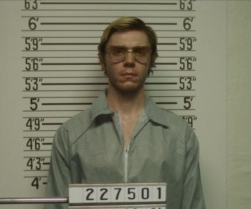 Víctimas de Dahmer no fueron consultadas sobre la serie de Netflix
